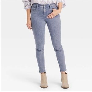 NWT Women's High-Rise Skinny Jeans Universal Thread 0 / 25R